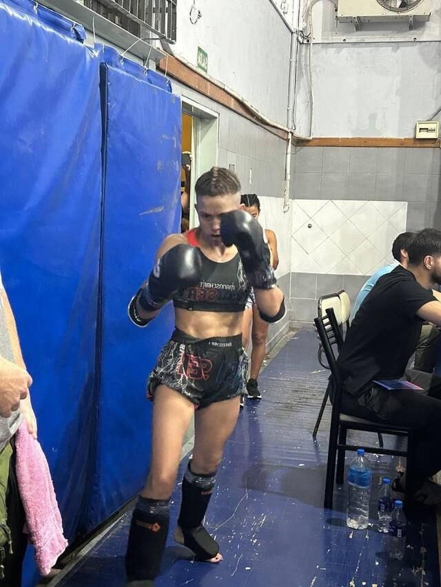 Fighting Girl 