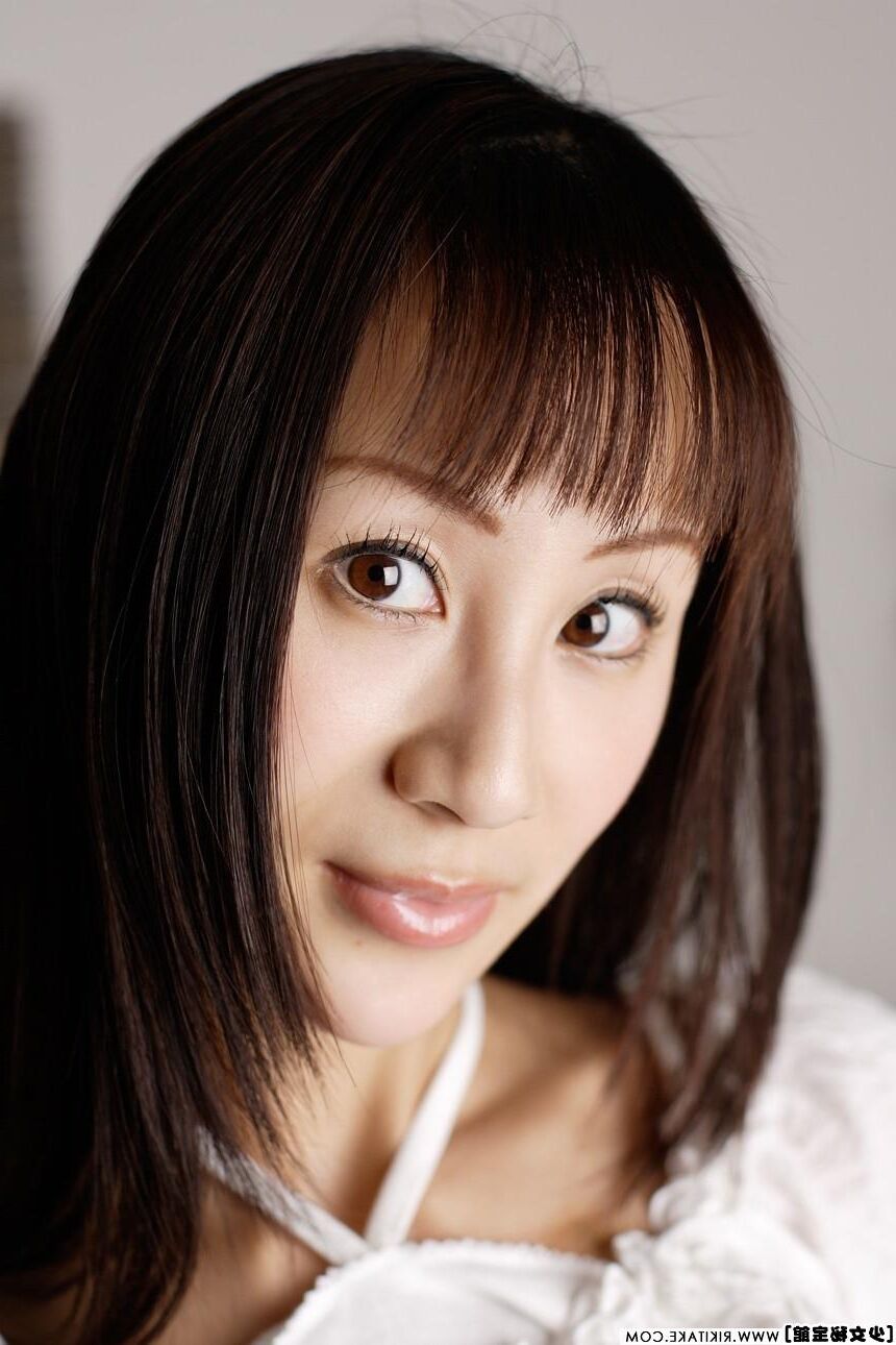 japanese nude model Momoko Suzuki