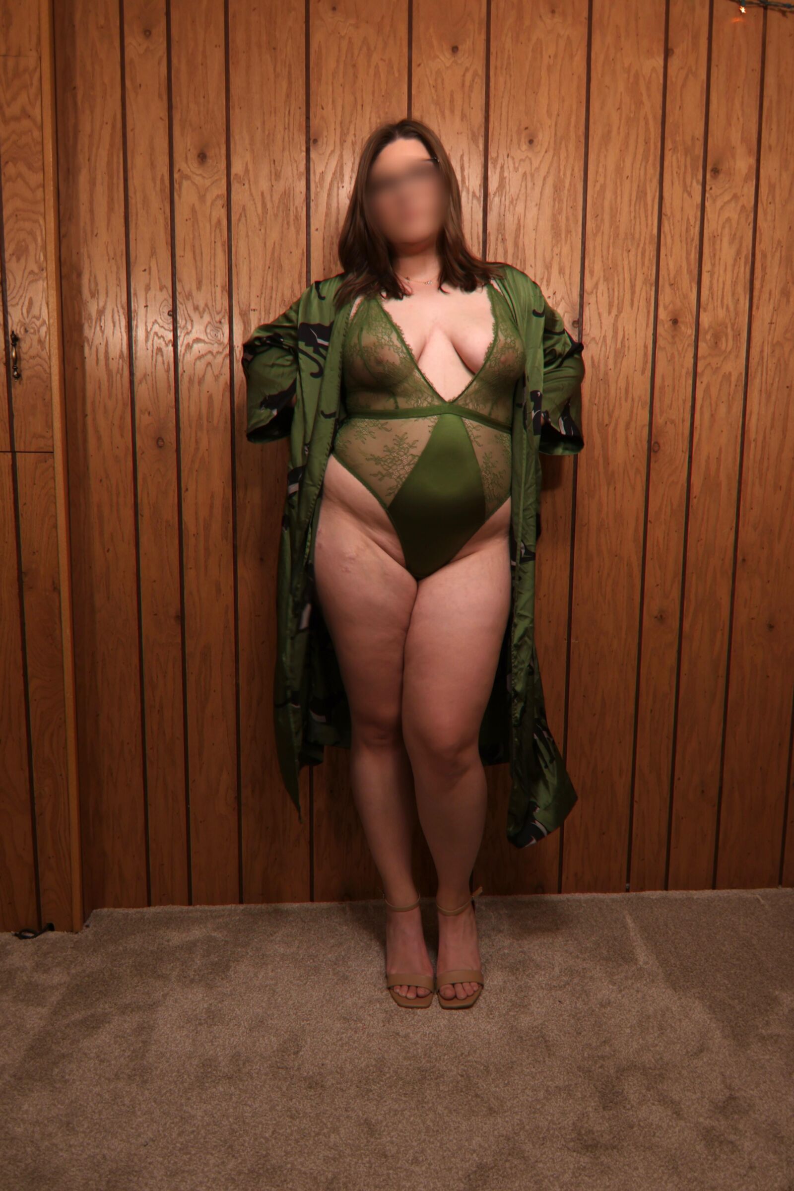 Lingerie de esposa amadora curvilínea