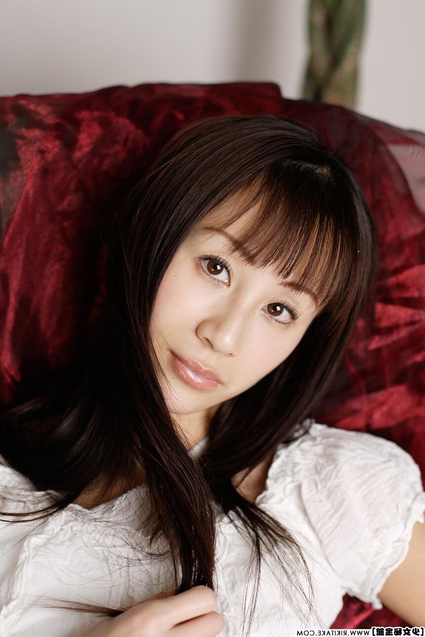 japanese nude model Momoko Suzuki