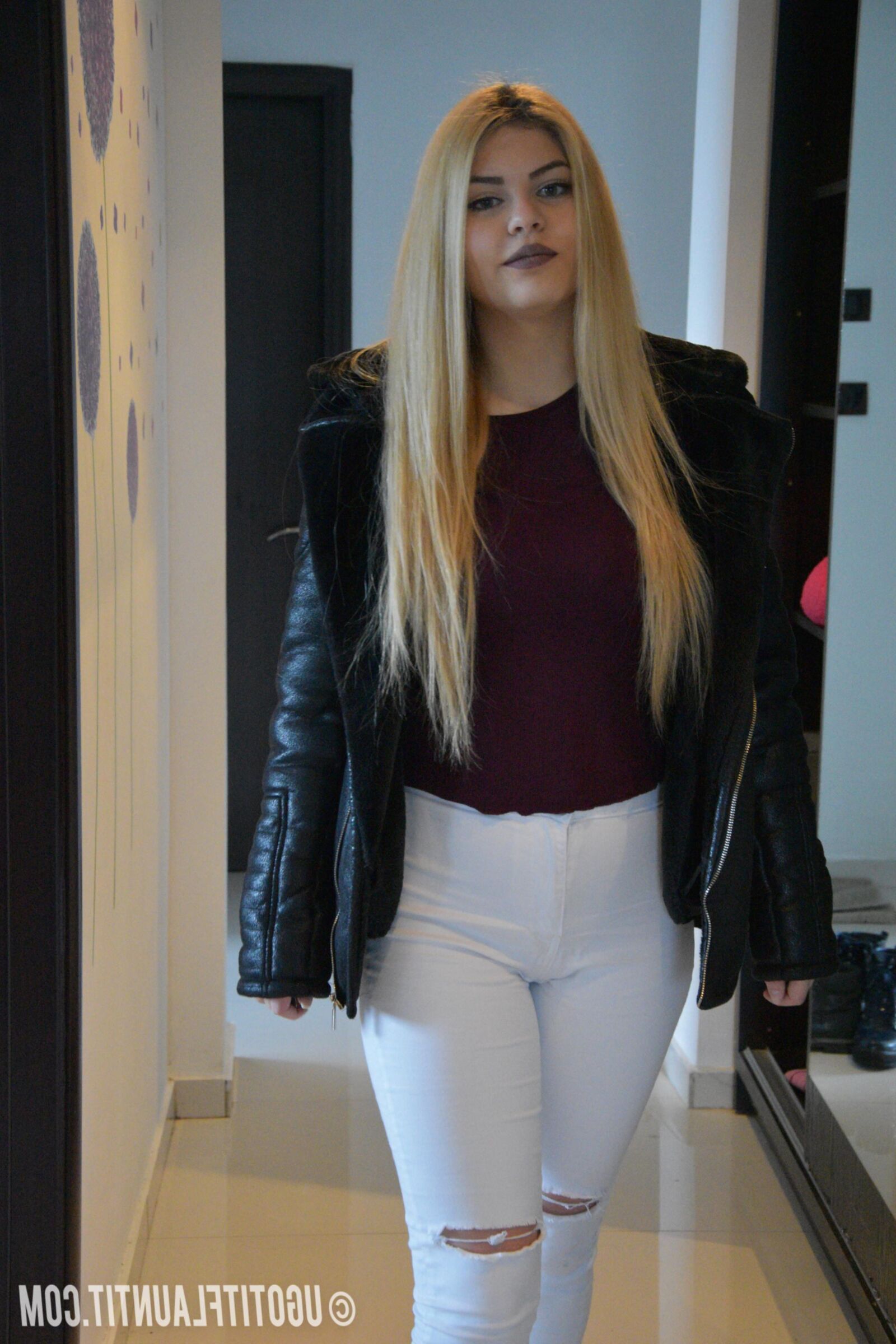 u got it flaunt it  Roxana Indoors Part 