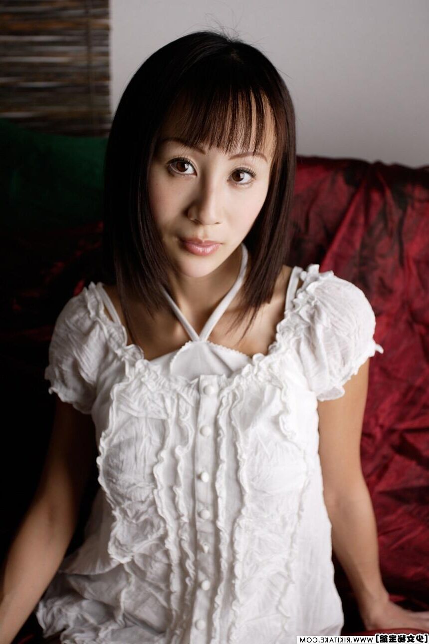 japanese nude model Momoko Suzuki