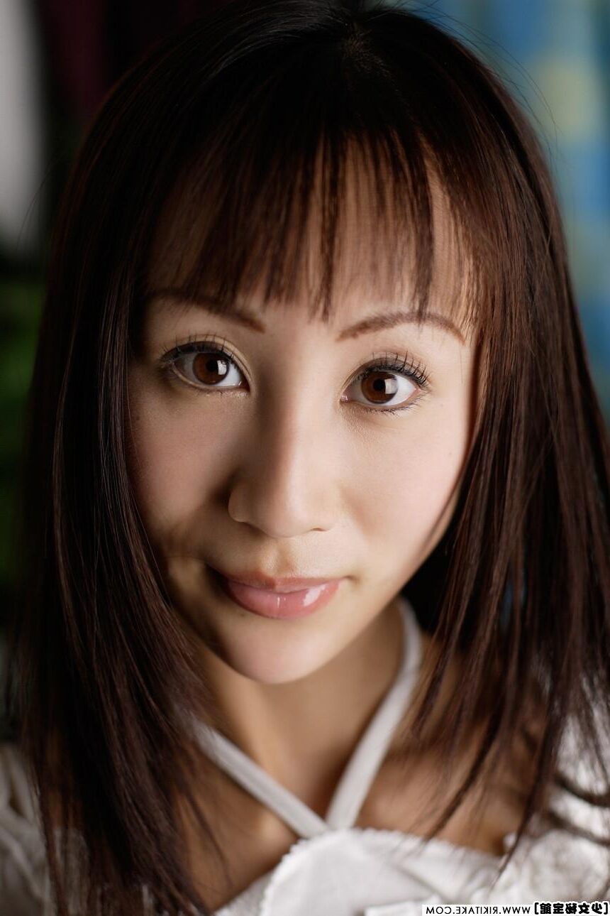 japanese nude model Momoko Suzuki