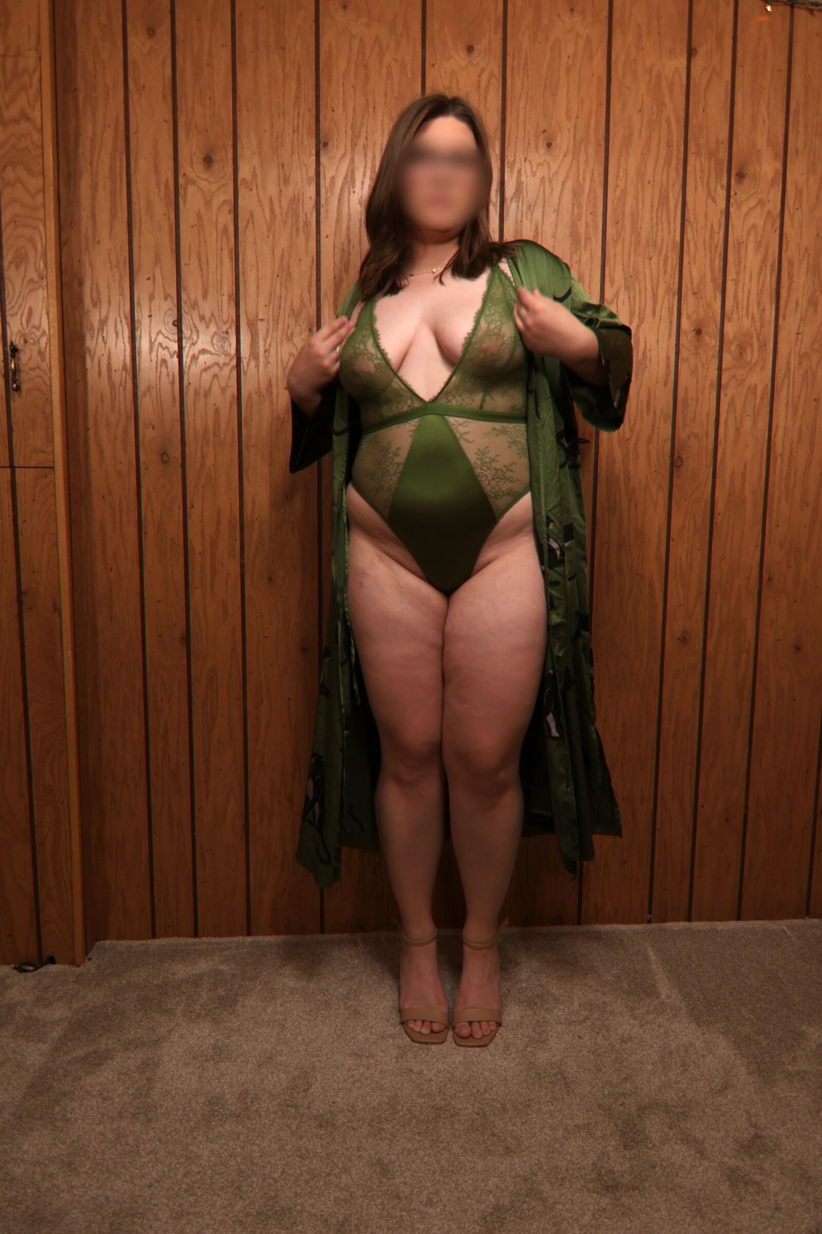 Lingerie de esposa amadora curvilínea