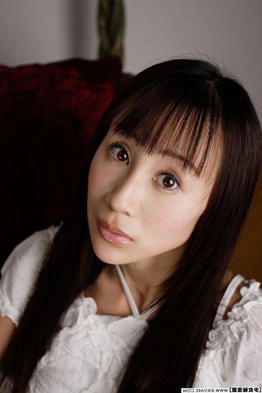 japanese nude model Momoko Suzuki