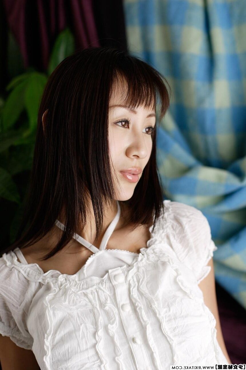 japanese nude model Momoko Suzuki