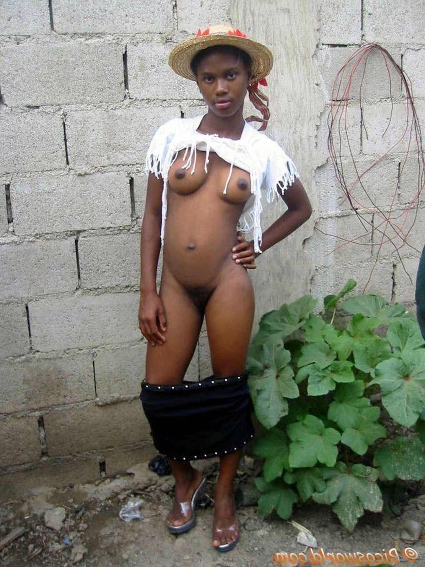 Island Whores Flashing For Fun
