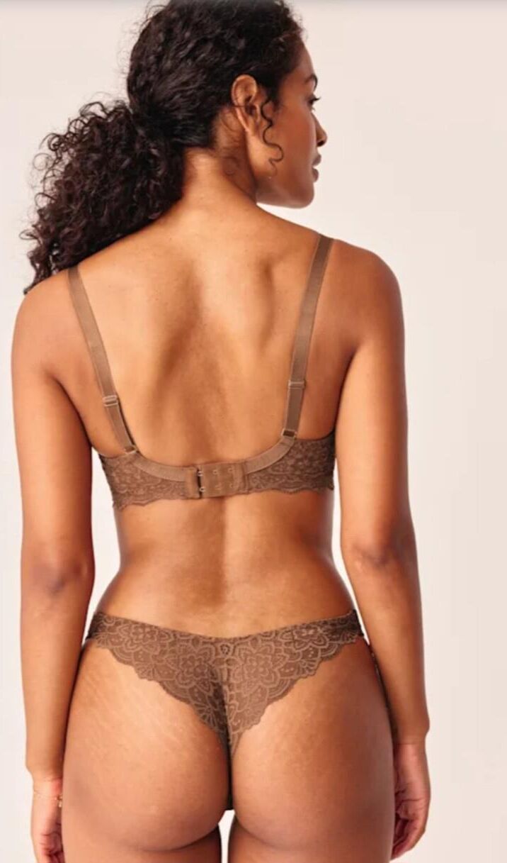 Mélange de lingerie et de bikini