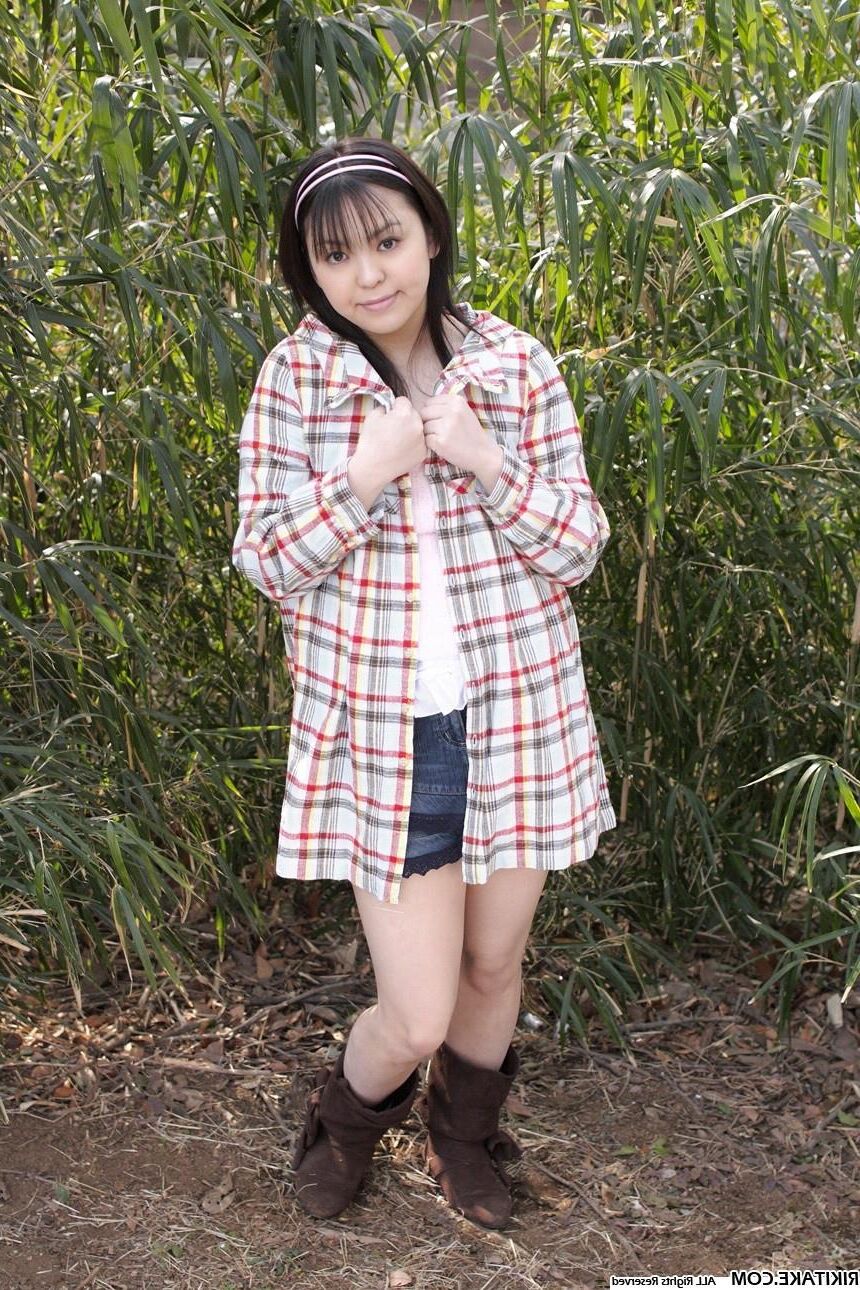 japanese nude model Momoha Hasegawa