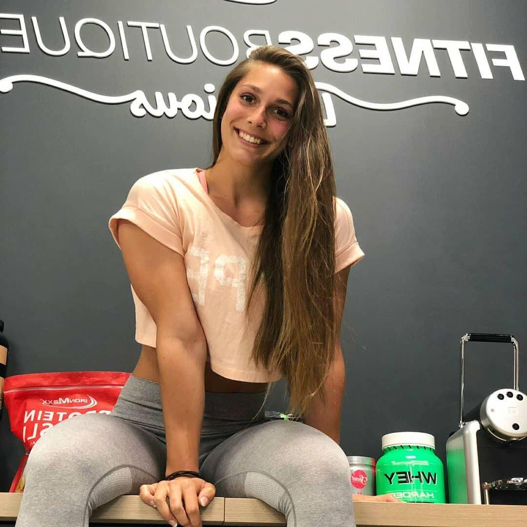 French Fitgirl Auxane 