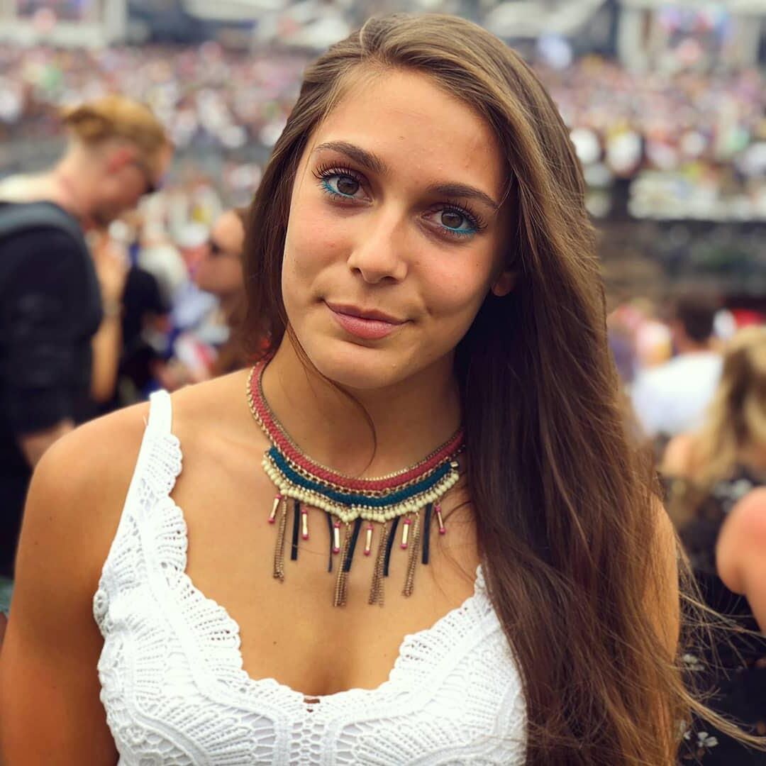 French Fitgirl Auxane 