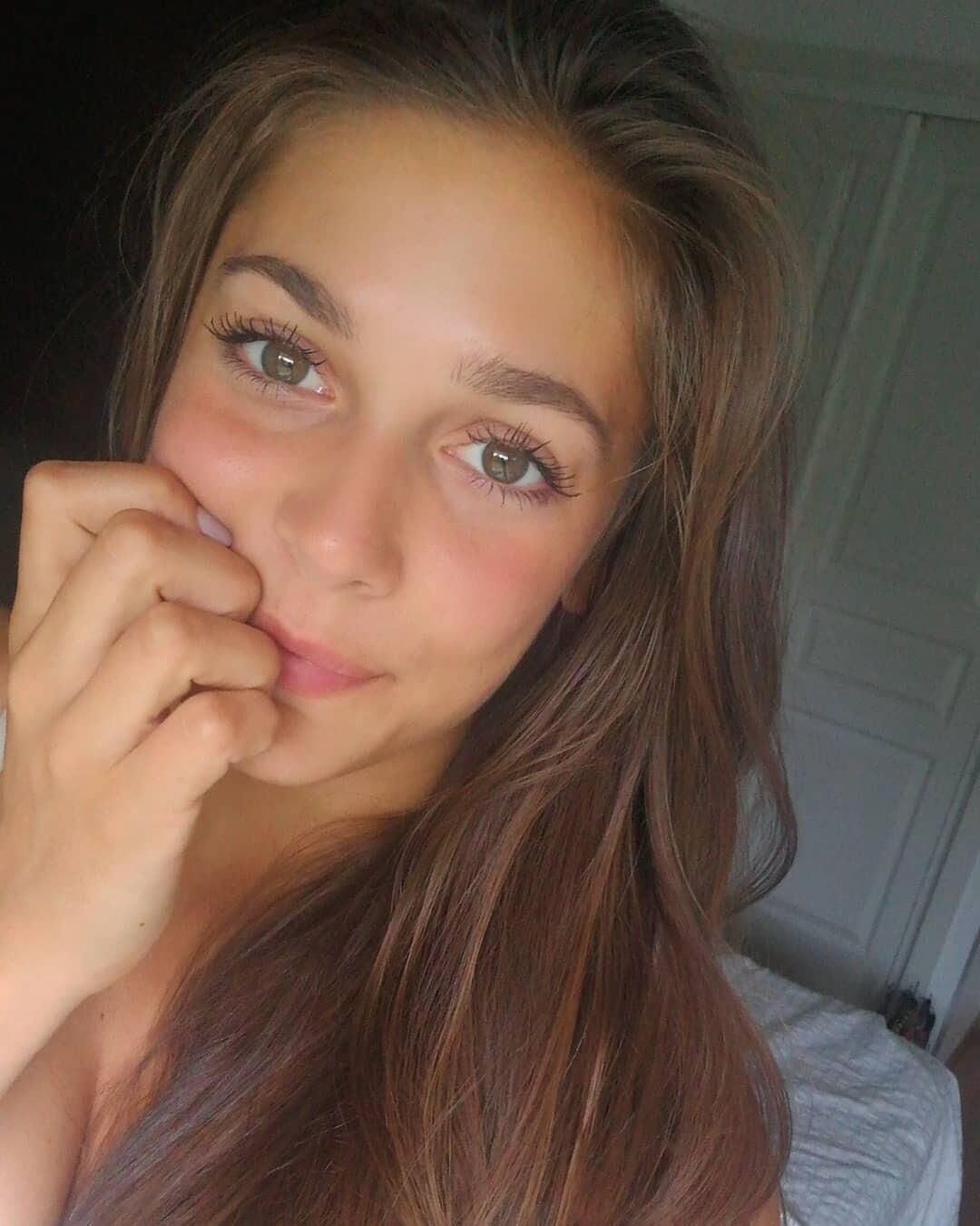 French Fitgirl Auxane 