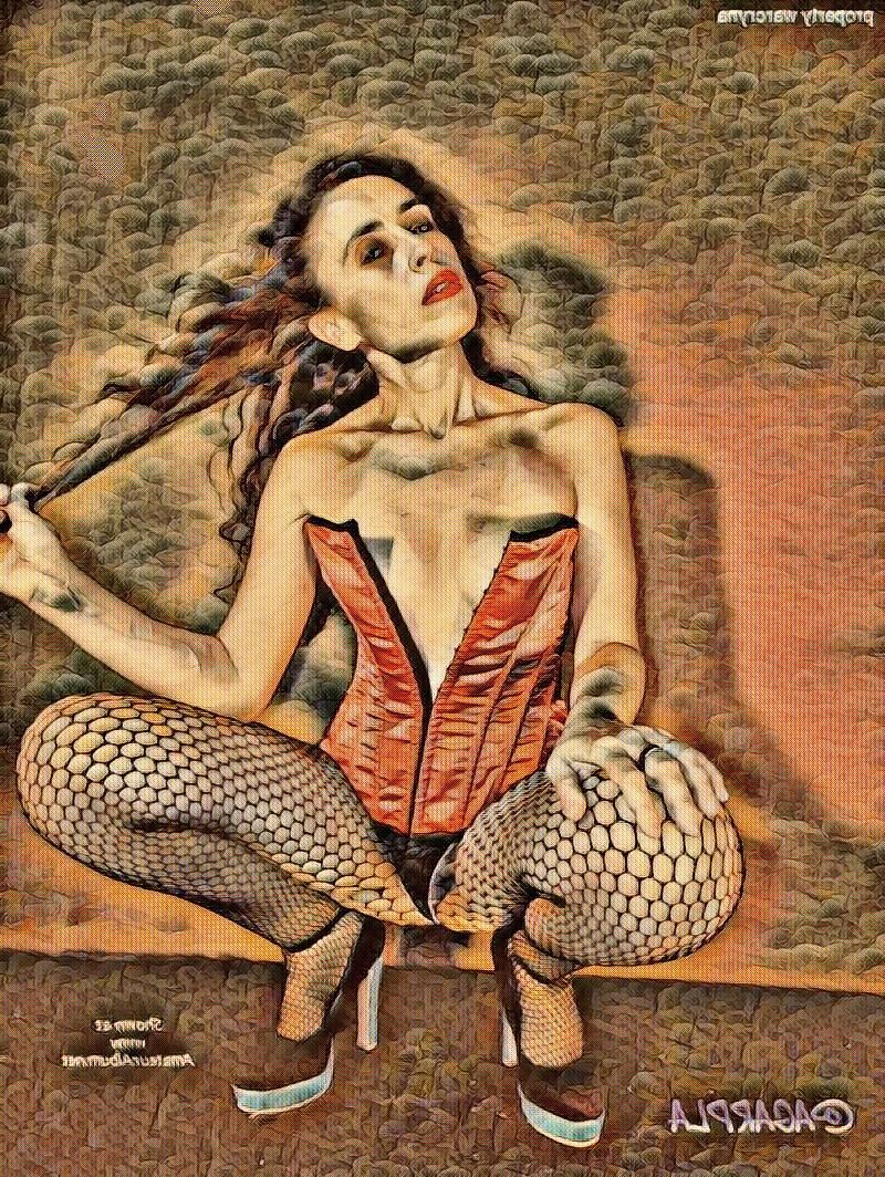 Love to see women spreading legs#