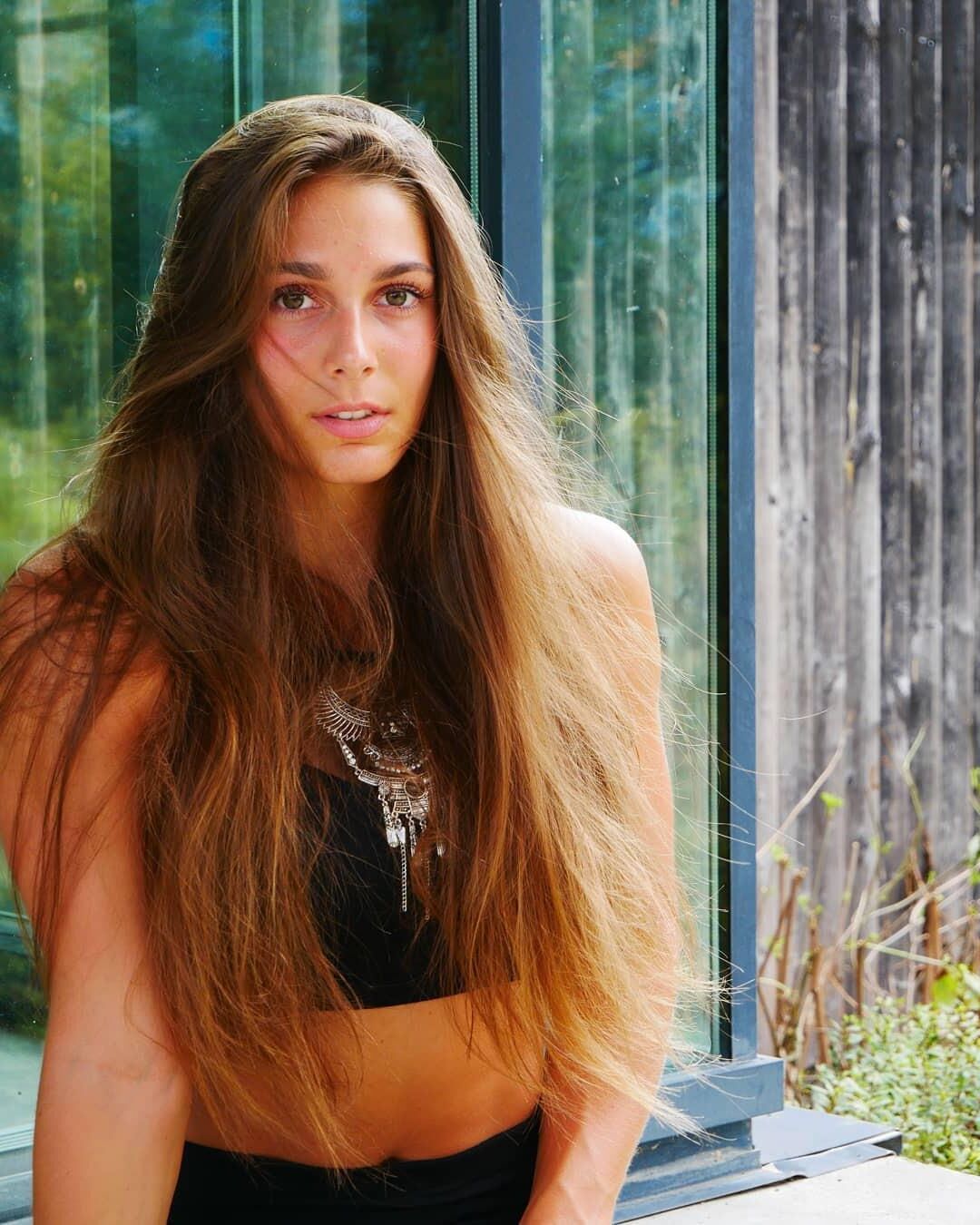 French Fitgirl Auxane 