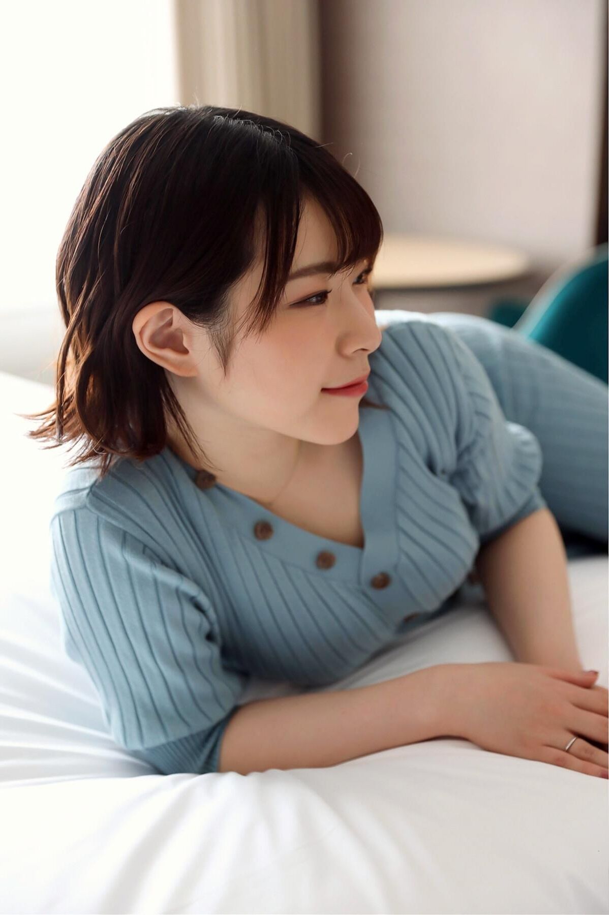 Ena satsuki hermosa joven esposa que sufre de su marido