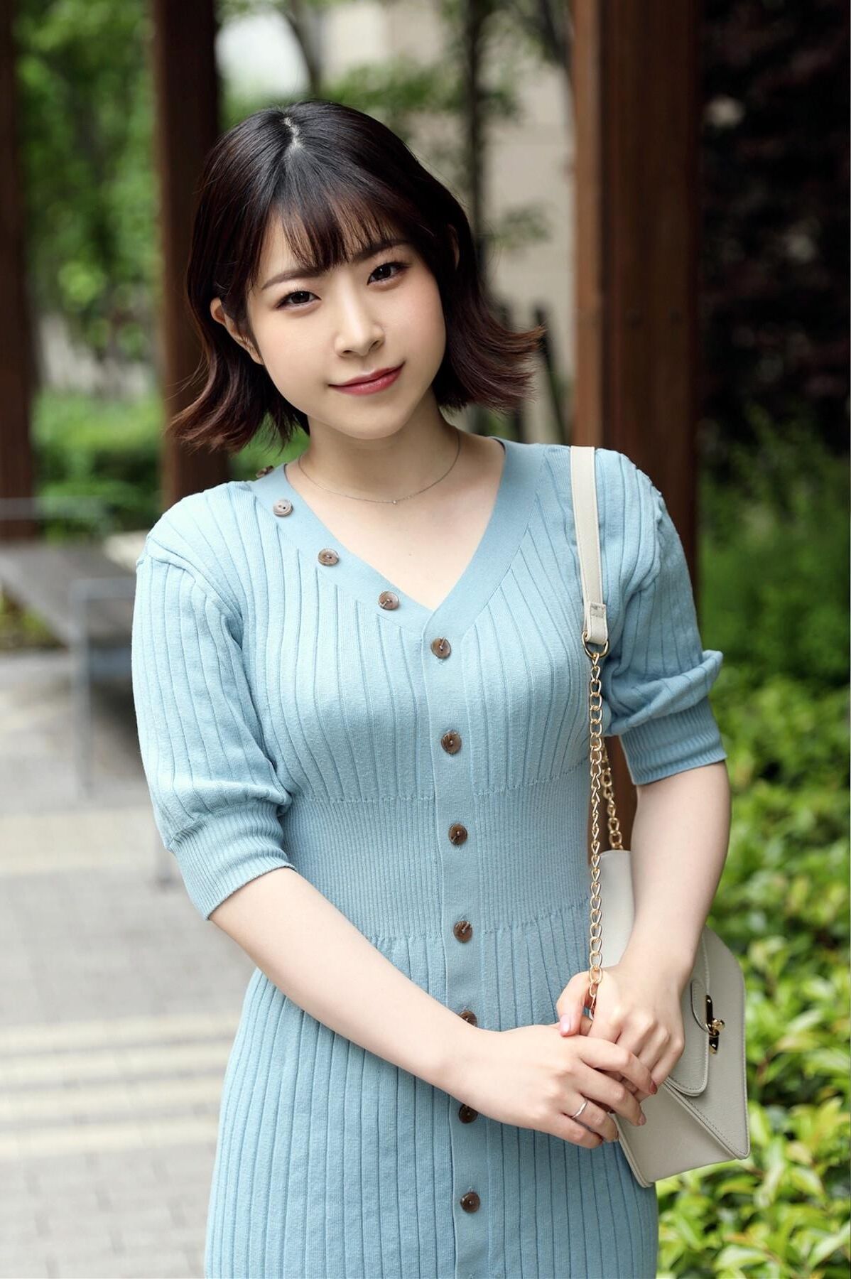 Ena satsuki hermosa joven esposa que sufre de su marido