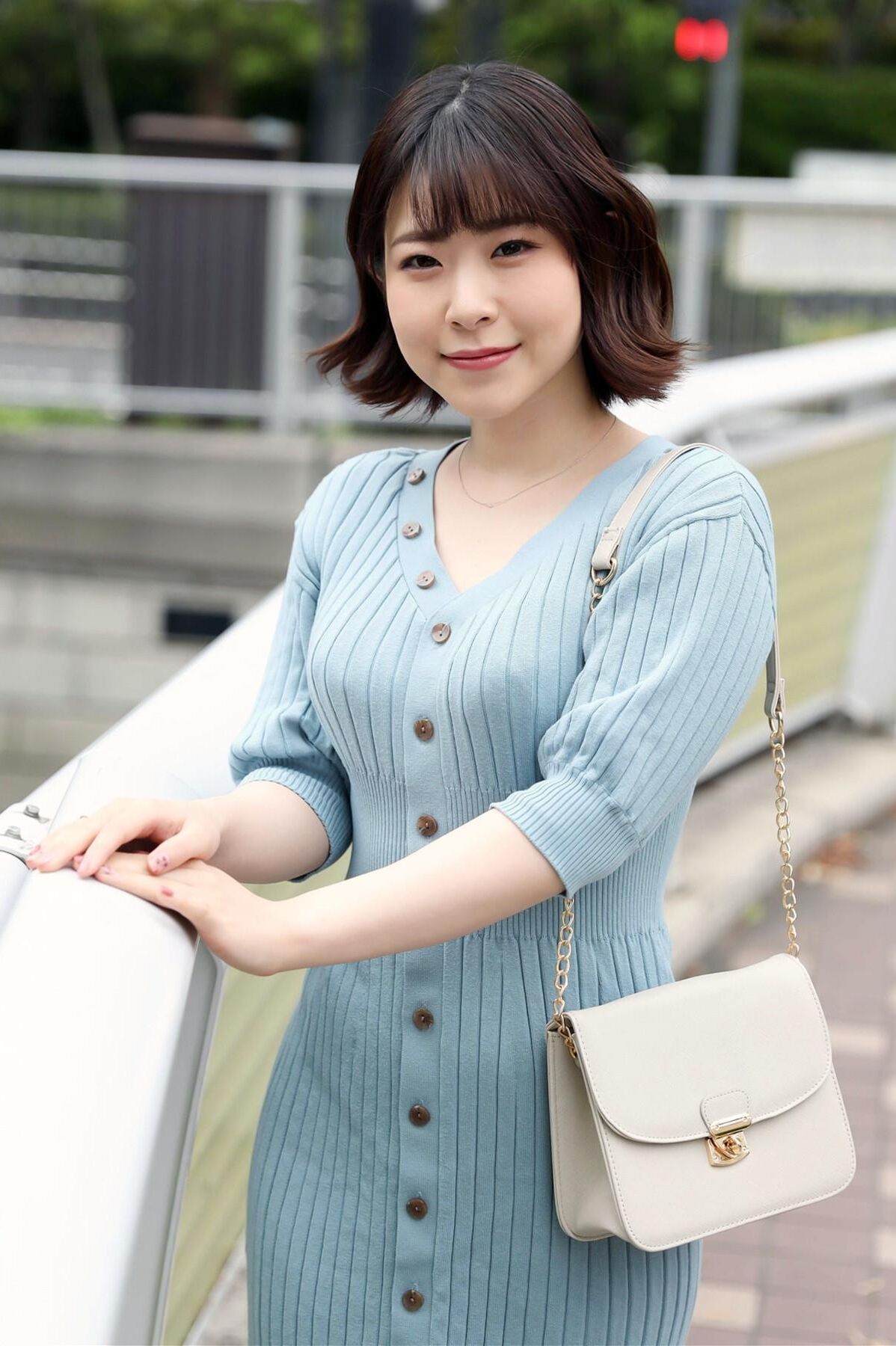 Ena satsuki hermosa joven esposa que sufre de su marido
