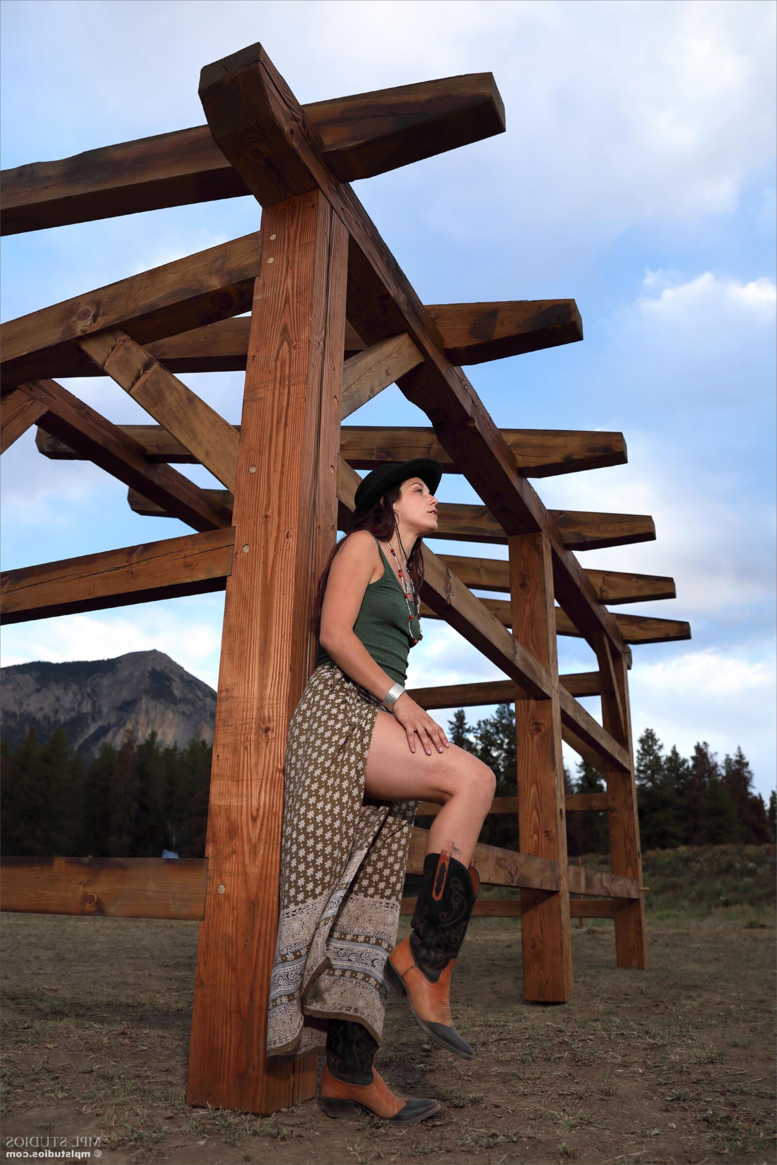 Elena Timber Frames (NN)