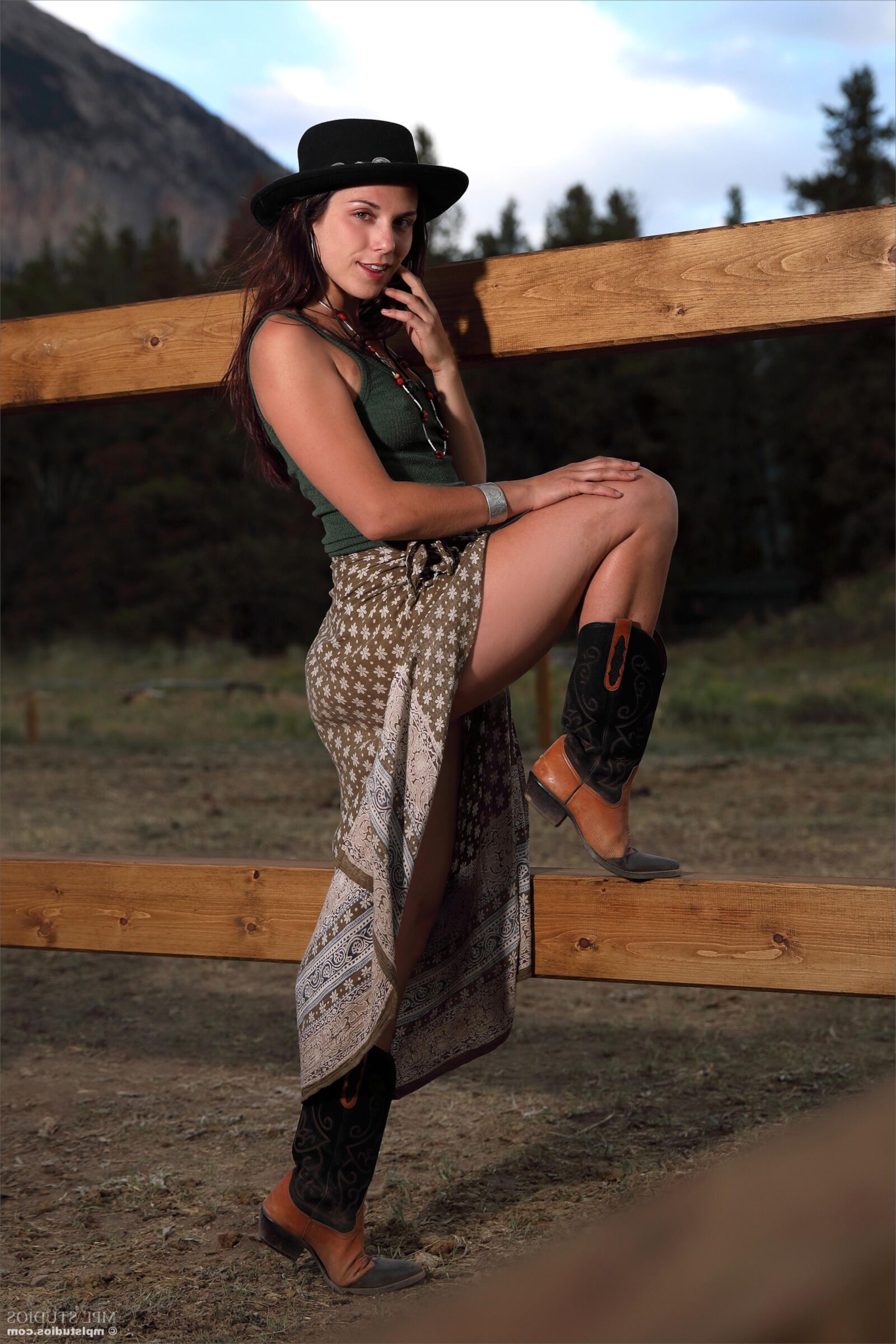 Elena Timber Frames (NN)