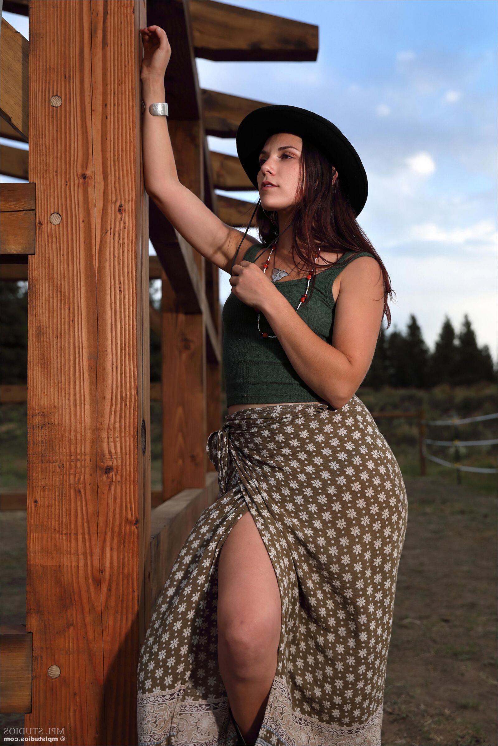 Elena Timber Frames (NN)