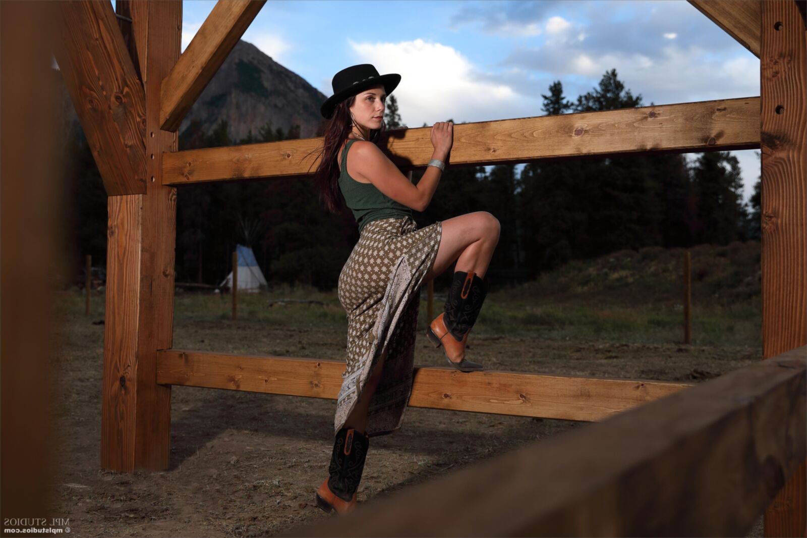 Elena Timber Frames (NN)