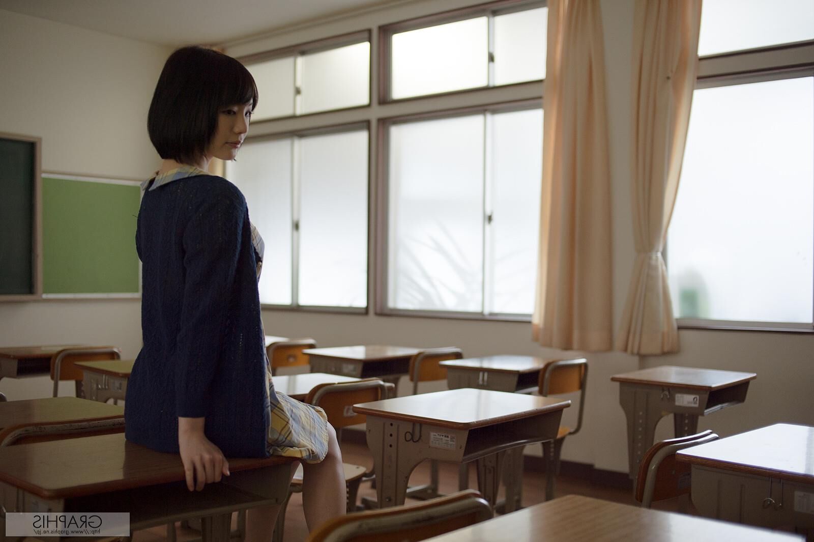 Airi Suzumura Graphisgals No. Newcomer