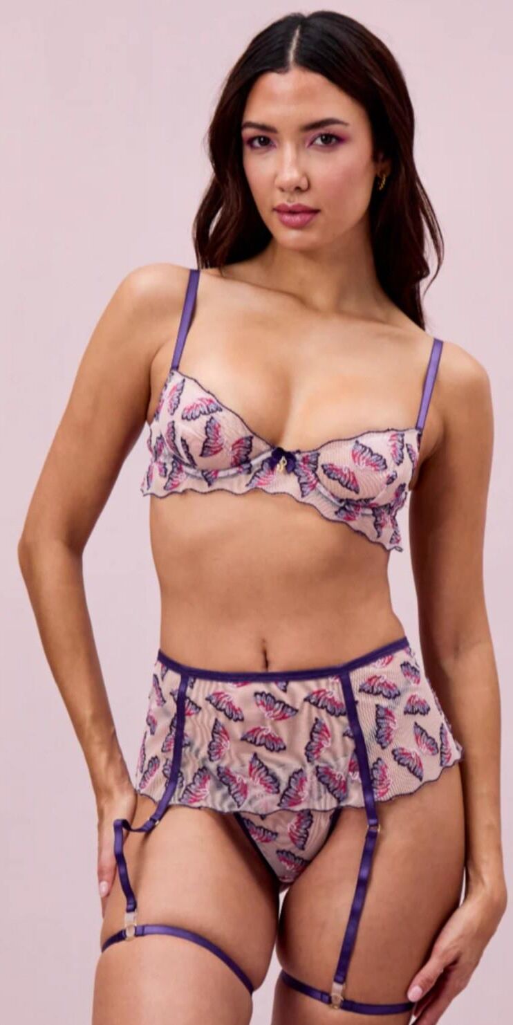 Mix de lingerie e biquíni