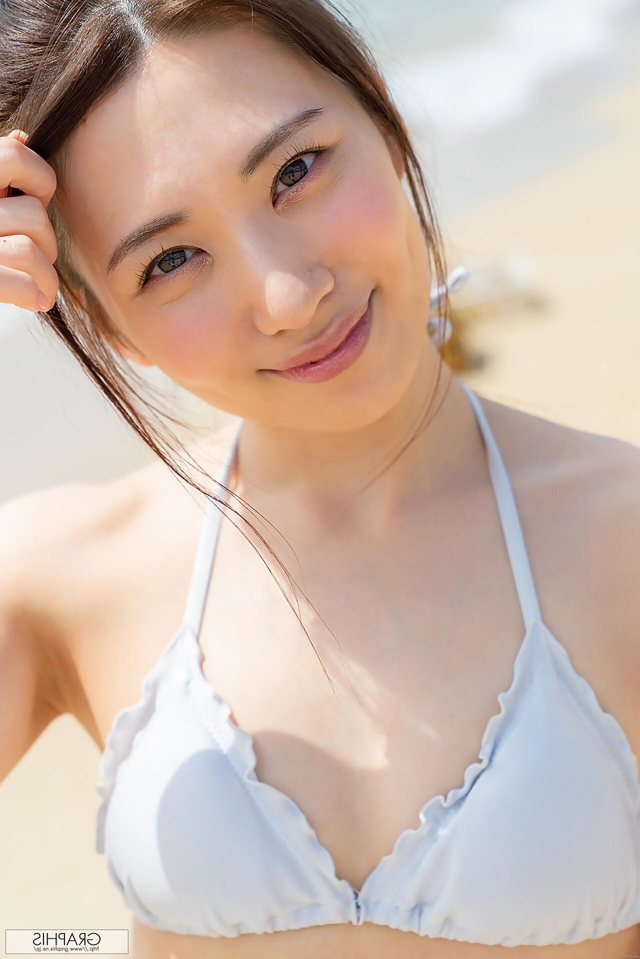 Yaka Yamagishi graphisgals光沢のある美しさ