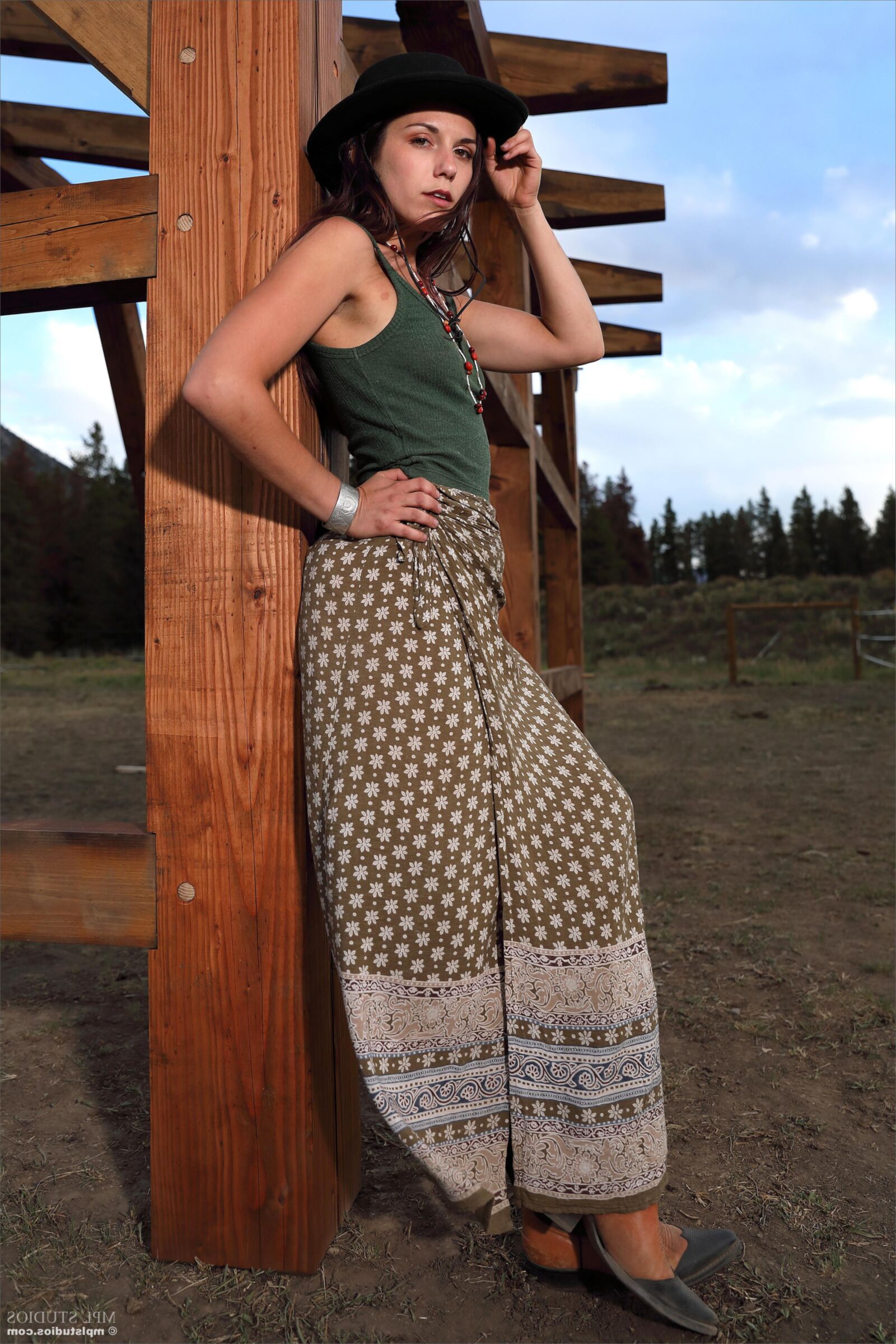 Elena Timber Frames (NN)