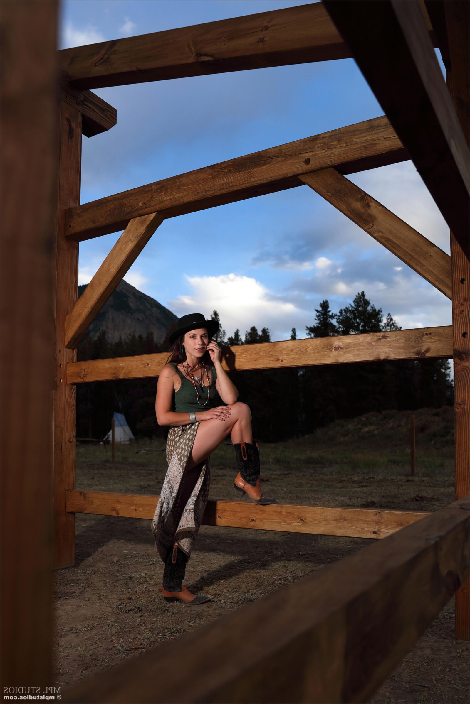 Elena Timber Frames (NN)