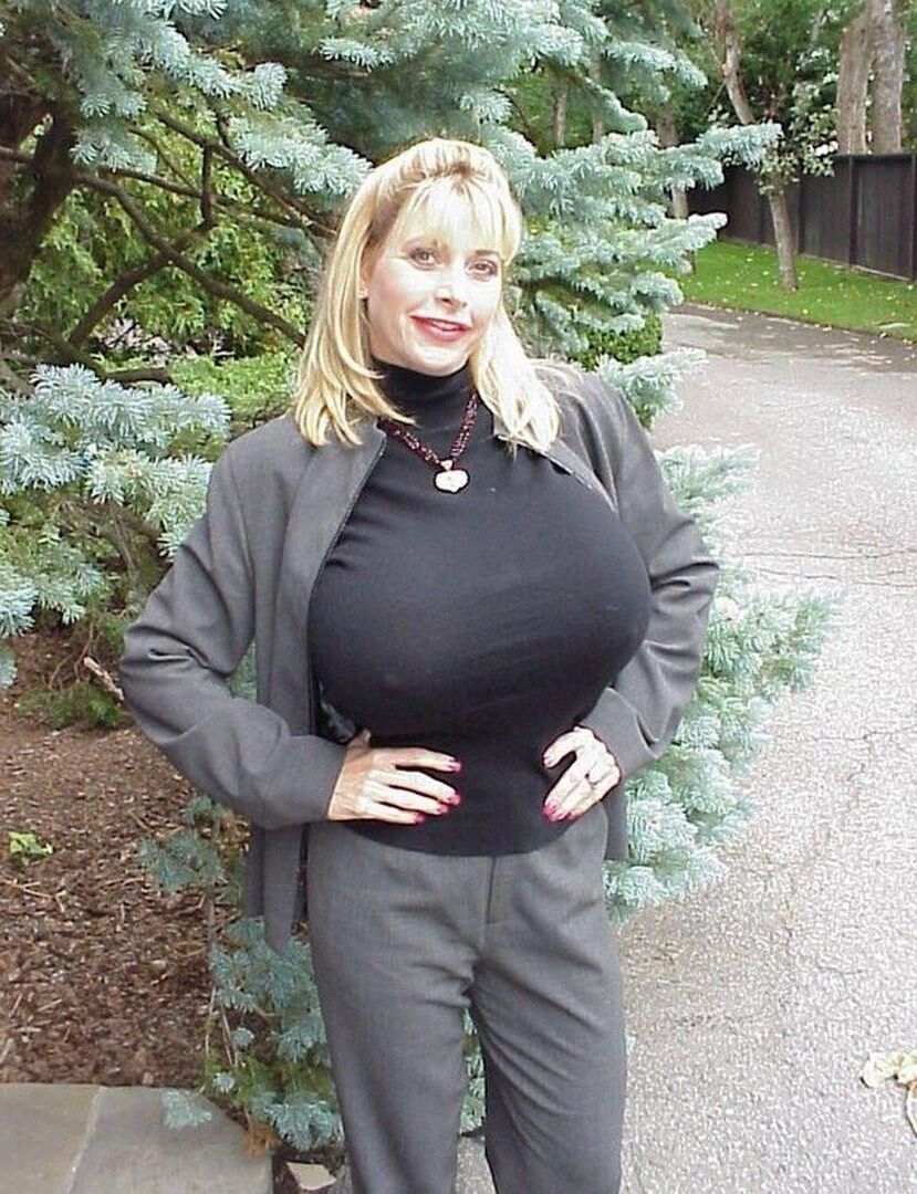 巨乳の女性
