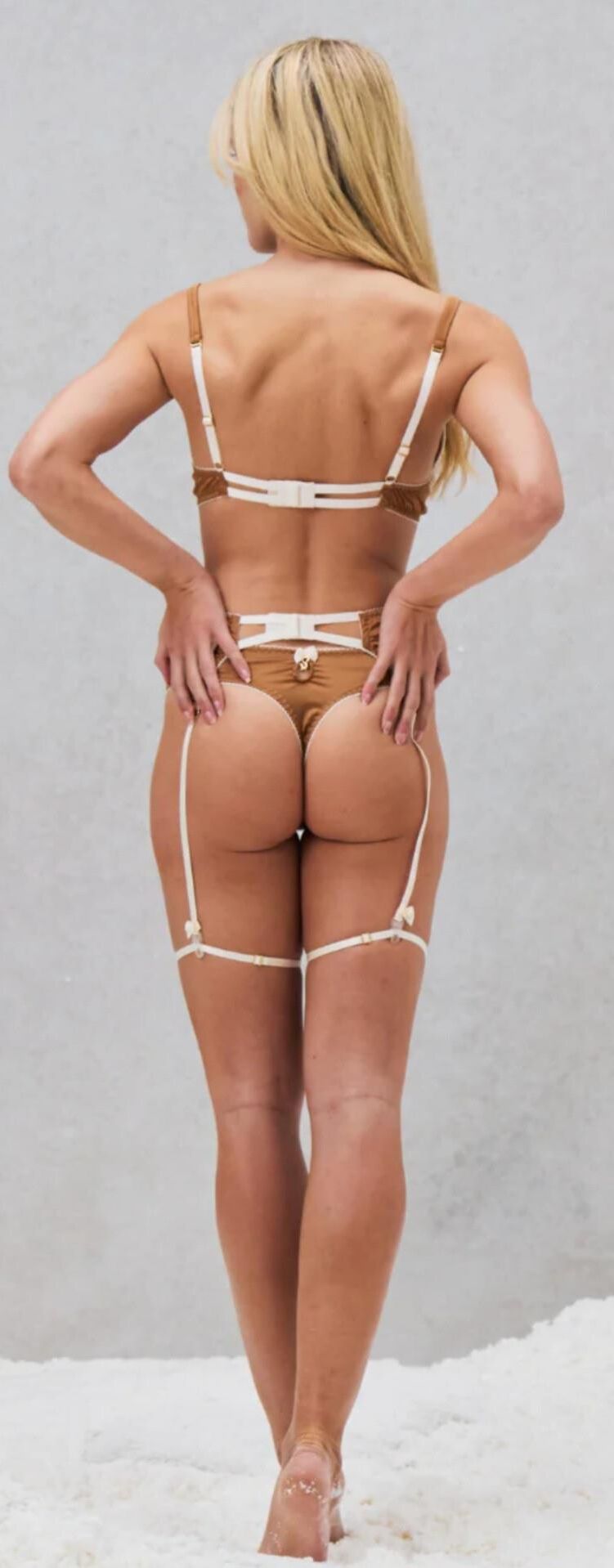 Mix de lingerie e biquíni