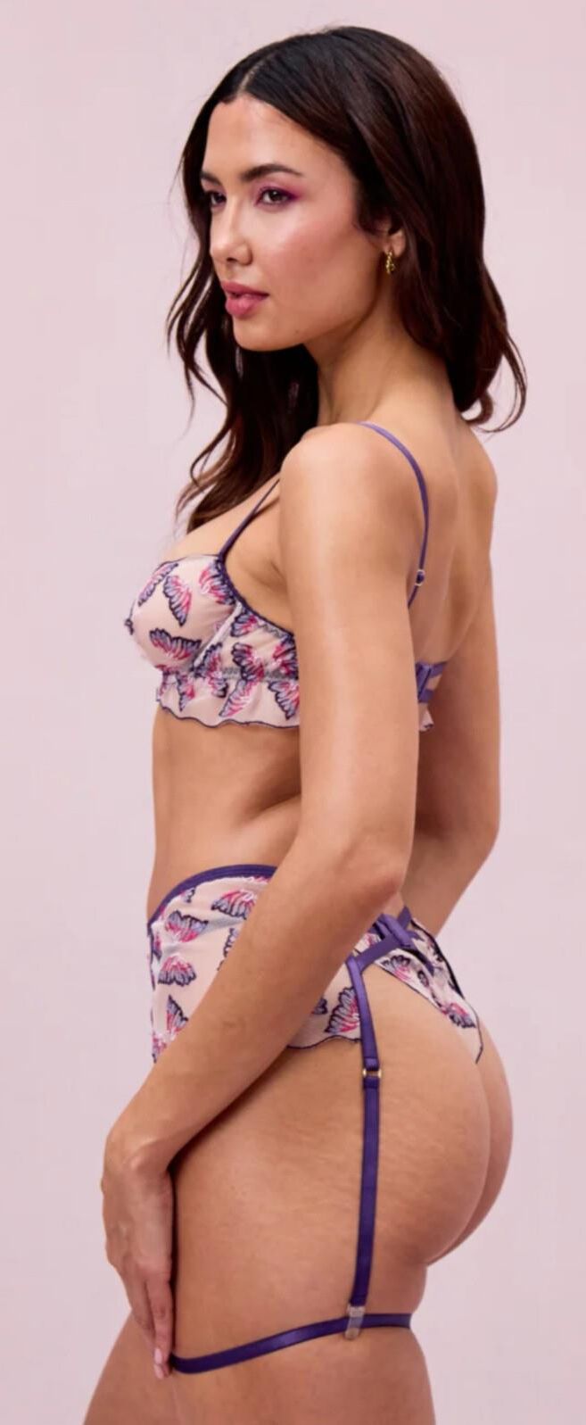 Mix de lingerie e biquíni