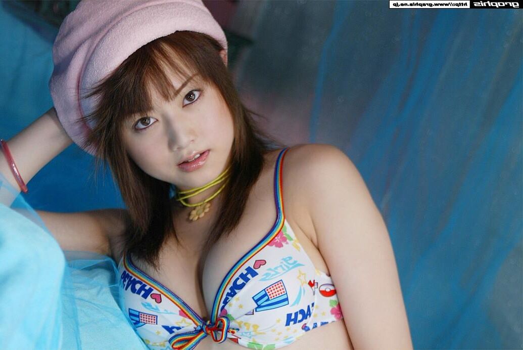 Akiho Yoshizawa Graphisgals No.