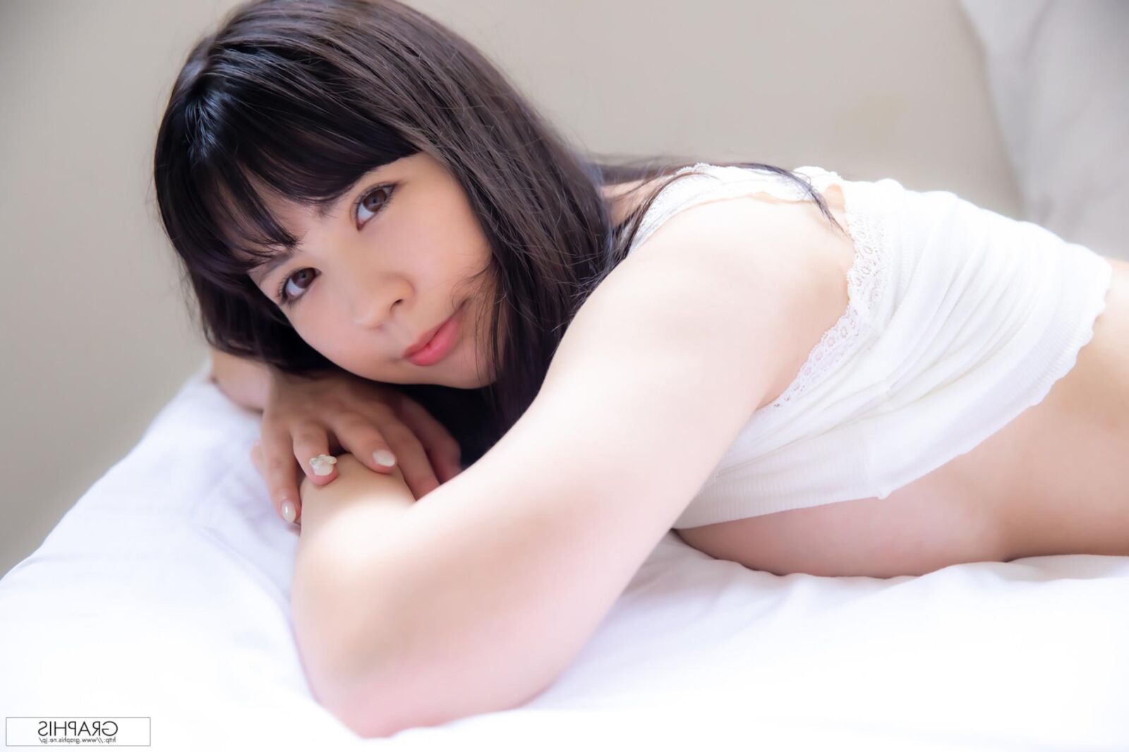 Alice Kisaki Graphisgals enorme e voluptuoso
