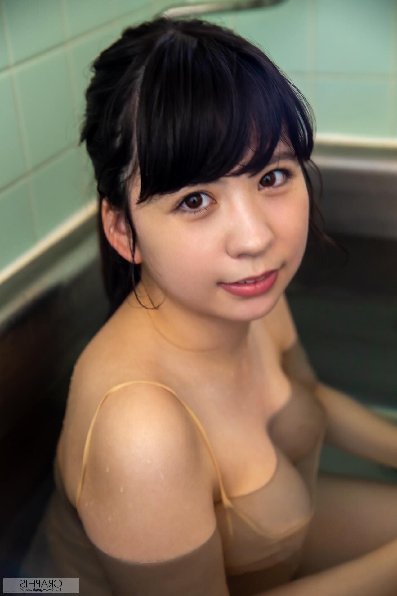 Alice Kisaki Graphisgals enorme e voluptuoso