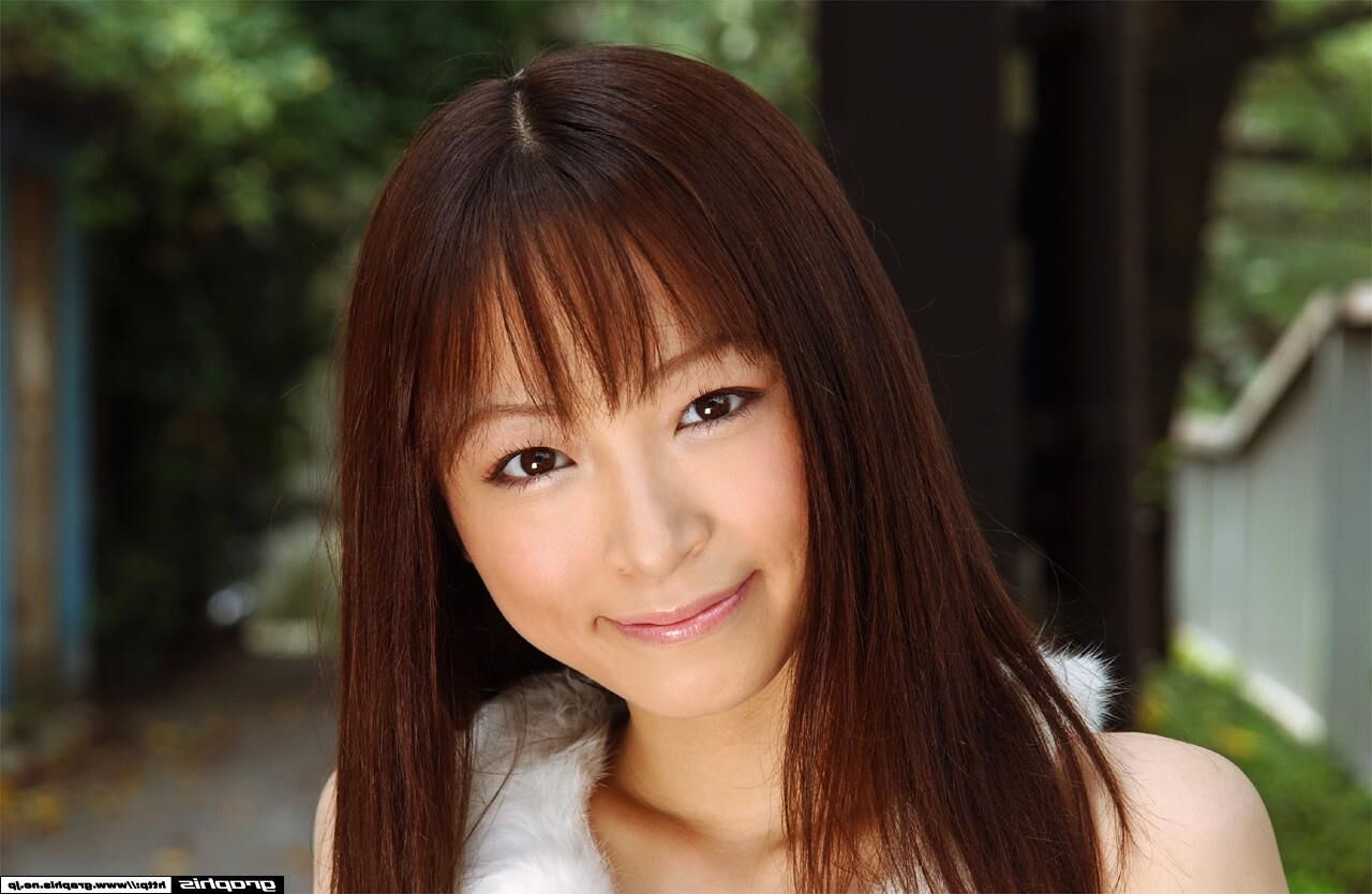 Emiru Momose GraphisGals No. Ruby Marmalade