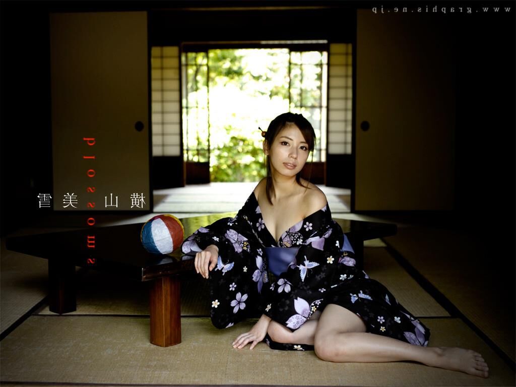 Miyuki Yokoyama GraphisGals No. Blossoms