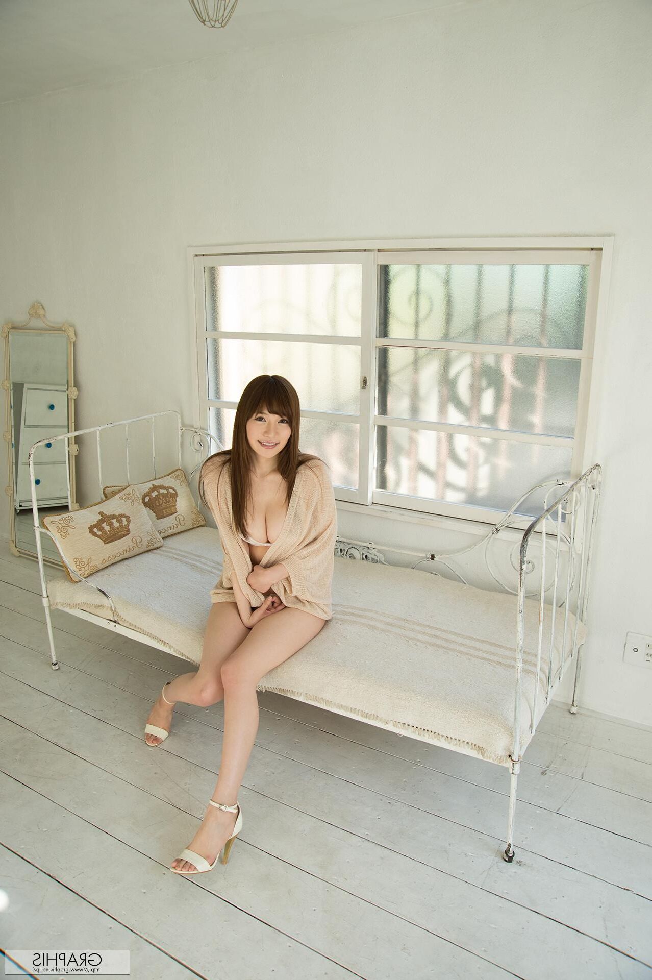 AOI Graphisgals No. flutuar