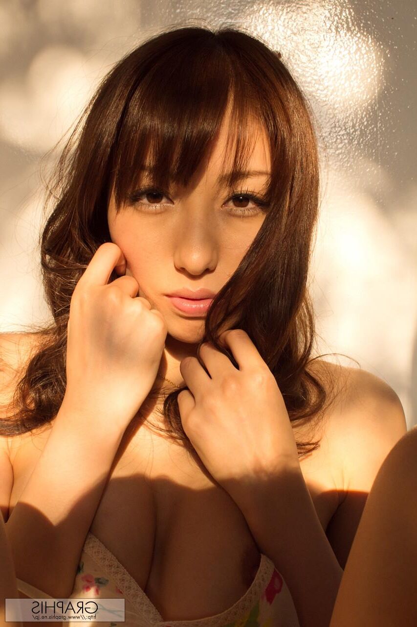 Alice Miyuki Graphisgals No. La Beau