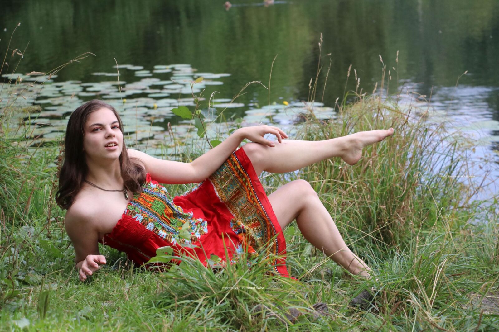 Eliza Nude in a public park