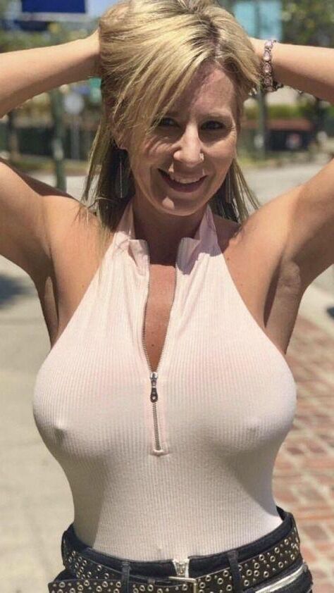 Busty Women 