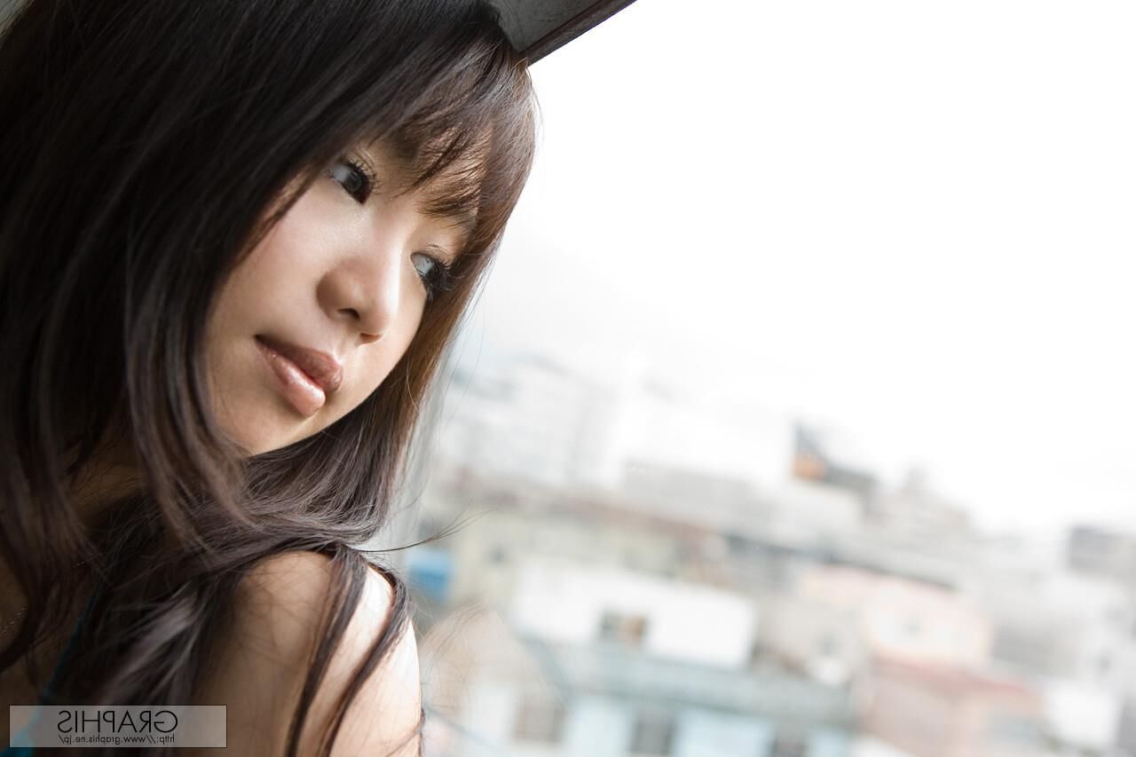 Mai nadasaka Graphisgals No. Tresspassing