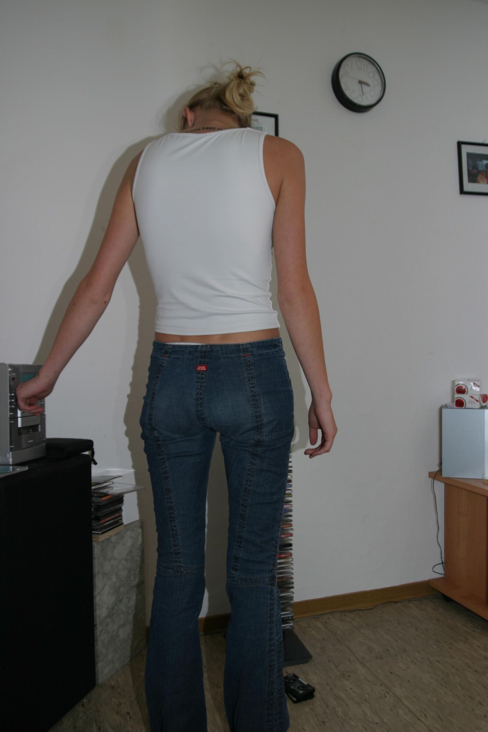 Chica amateur sola ()