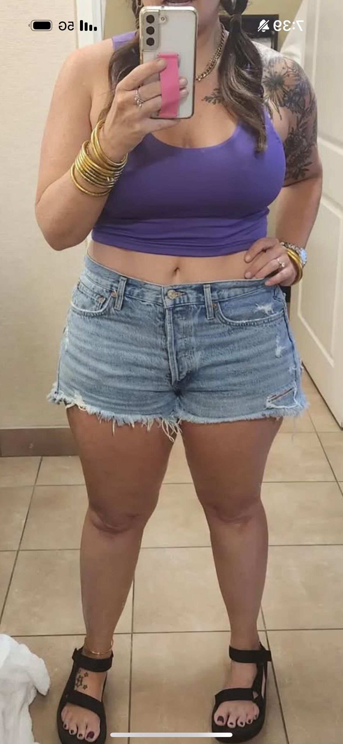 Sexy insta fashion mom with thick thighs and mom bod (non nude)