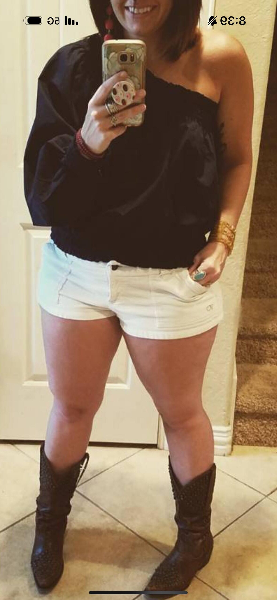 Sexy insta fashion mom with thick thighs and mom bod (non nude)