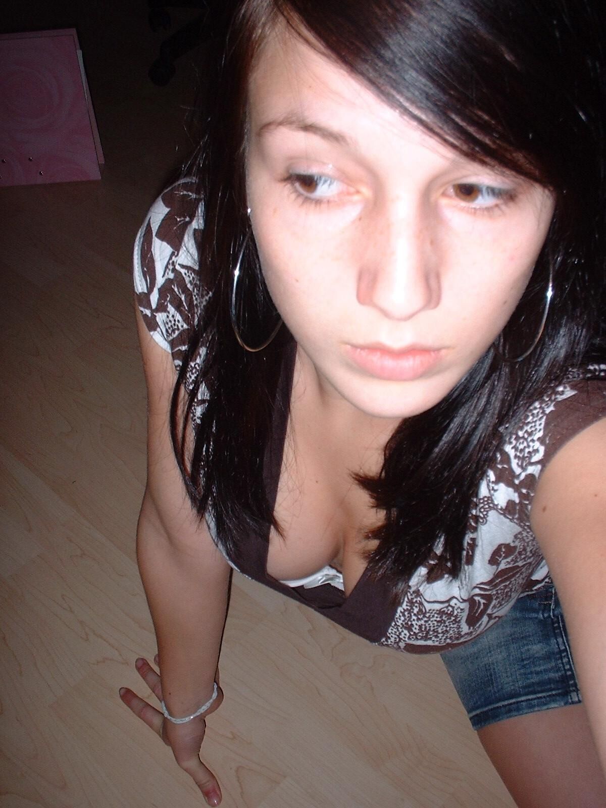 Chica amateur sola ()