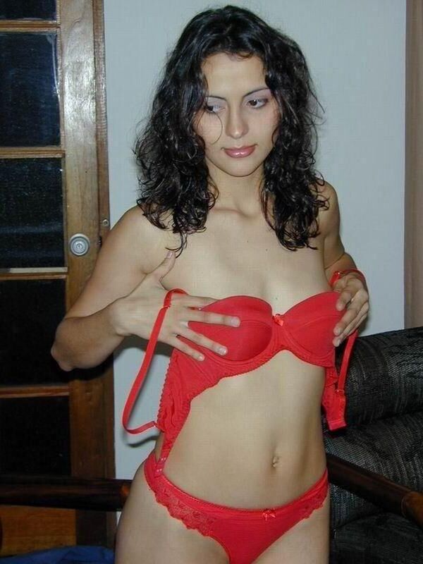 Chica amateur sola ()