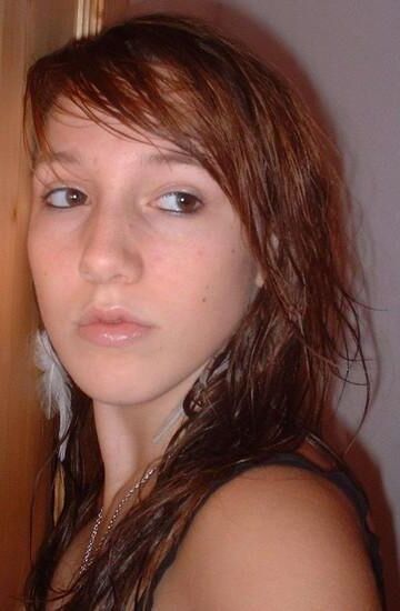 Chica amateur sola ()