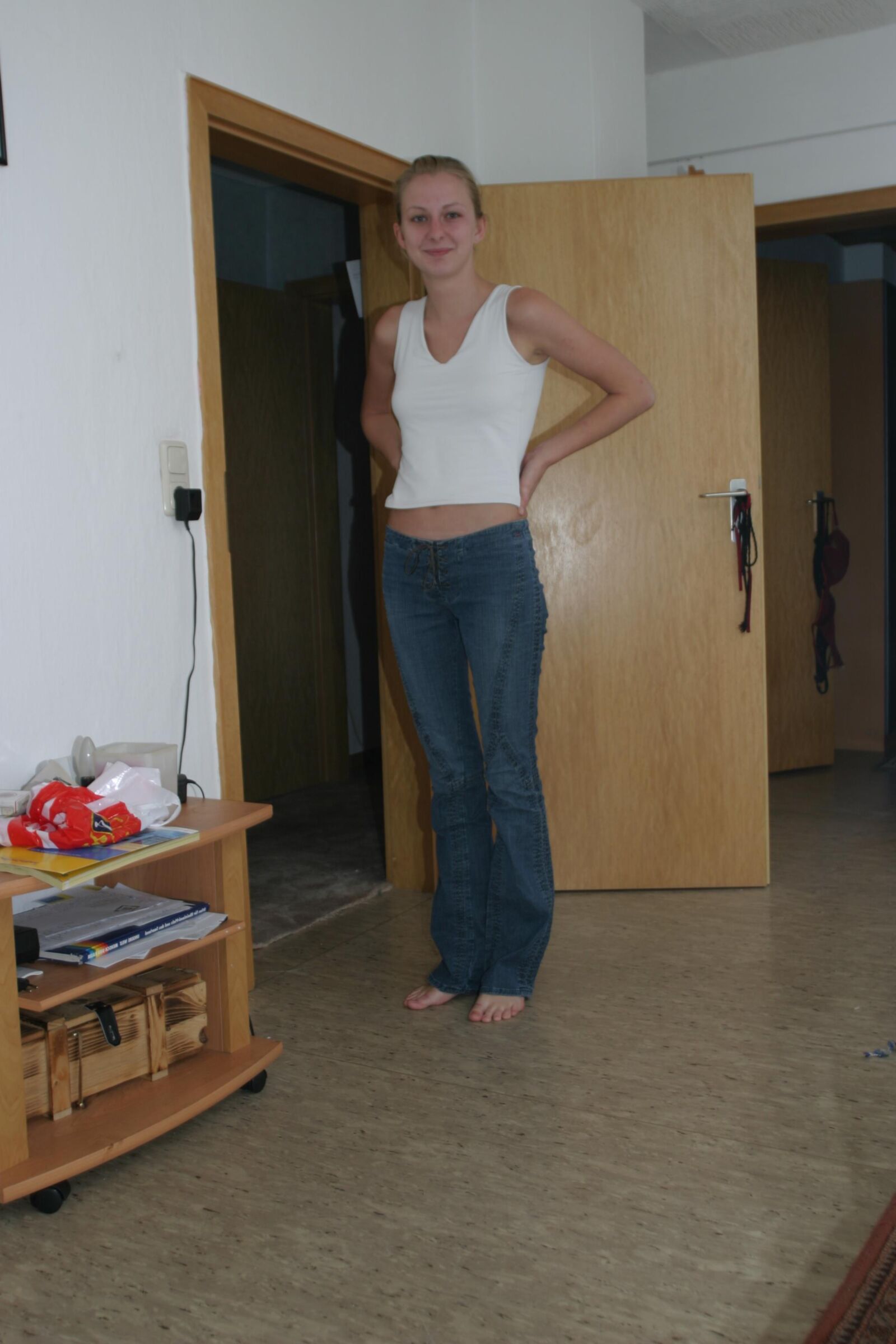 Chica amateur sola ()